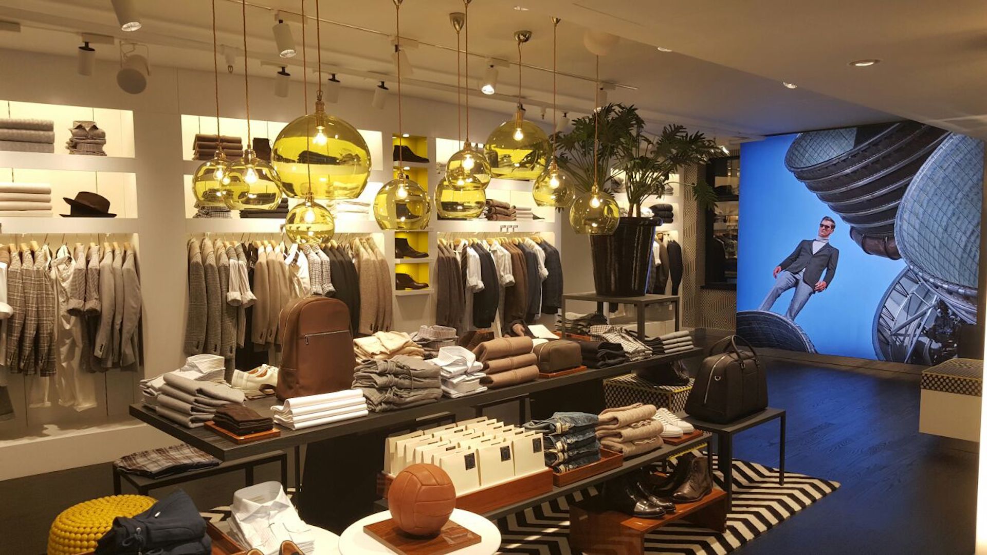  Suitsupply